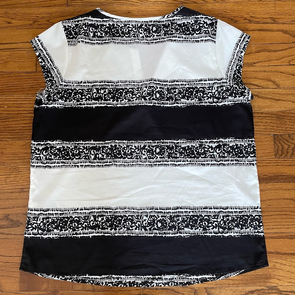Ivanka Trump Black White Stripe Floral Henley Neckline Blouse Women’s Large - Picture 2 of 5